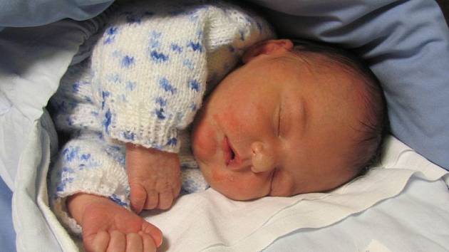 Jmenuji se JAKUB ČIMBURA, narodil jsem se 8. března, při narození jsem vážil 3620 gramů a měřil 50 centimetrů. Moje maminka se jmenuje Kateřina Koparanidisová a můj tatínek se jmenuje Jakub Čimbura. Bydlíme v Krnově.