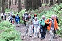 Wanderwoche neboli turistický týden v Jeseníkách prožili sudetští Němci z Krnovska, kteří přijeli i se svými rodinami. Kromě poznávání přírody a vlasti svých předků také vzpomínali na oběti takzvaného krnovského hladového pochodu.