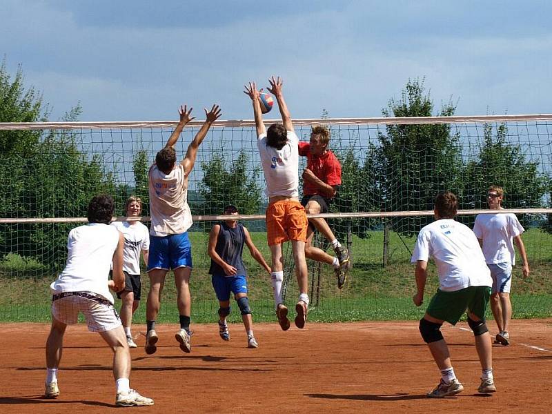 V Dřevěnicích se každoročně o prázdninách koná největší volejbalový turnaj v republice. 