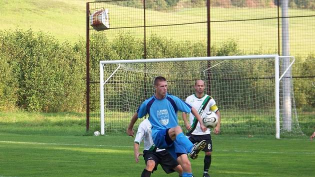 Fotbalisté Dolní Moravice se po roce v okresním přeboru opět vracejí do 1. B třídy. V posledním utkání o postup doslova deklasovali Světlou Horu.