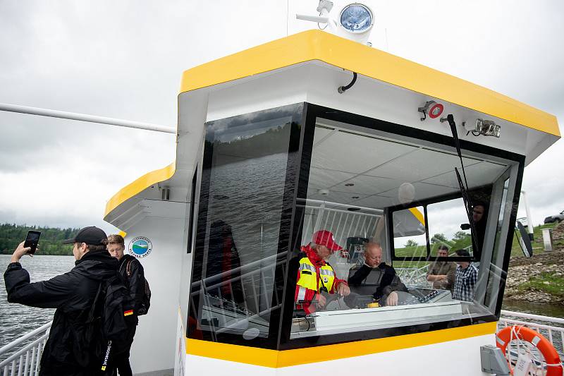 Elektroloď Harta. Představení nové turistické atrakce vodní nádrže Slezská Harta na Bruntálsku, květen 2019 v Leskovci nad Moravicí.