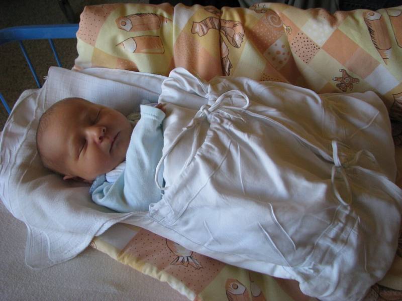 TADEÁŠ BEZRUČ, narozen 28.10.2008, Krnov, váha 3,62 kg, míra 51 cm, maminka Veronika Bezručová, tatínek Radovan Bezruč.