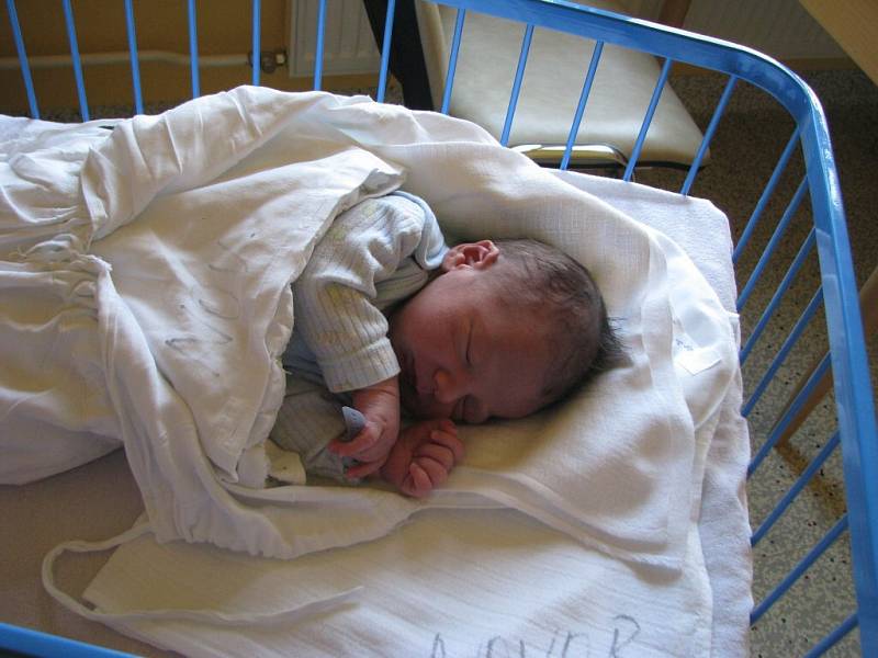 FILIP TURTÁK, narozen 31.10.2008, Rýmařov, váha 3,3 kg, míra 49 cm, maminka Lada Turtáková, tatínek Kamil Hudec.