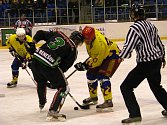 Mikulášské derby v sobotu 5. prosince 2009 vyhráli hokejisté Krnova, kteří porazili Horní Benešov 5:3.