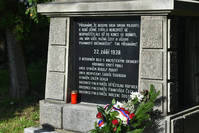 Starostka Liptaně Blanka Klimošková uctila ochránce hranic, kteří byli zastřeleni  22. září 1938.  Přidali se i fanoušci Osoblažky.