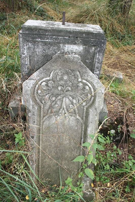 Krnovští zastupitelé prodali zrušený hřbitov v Krásných Loučkách i s kaplí a márnicí za tisíc korun.