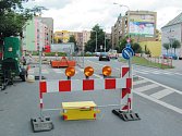 Oprava si vyžádala uzavření výjezdu z okružní křižovatky na Jesenické ulici.