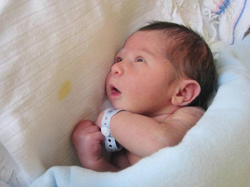 Alexandr Ivanič, narozen 1.3.2010, váha 3,24kg, míra 51cm, Krnov. Maminka Petra Vitvarová, tatínek Jan Ivanič.