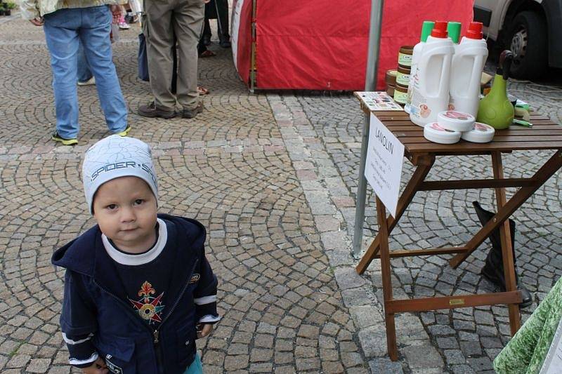 Farmářské trhy se na bruntálském náměstí Míru ve středu opět vydařily.