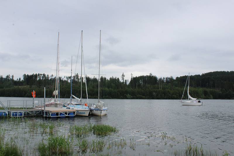 Jachtařská regata na Slezské Hartě.