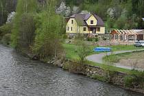Nové Heřminovy i jejich místní část  Kunov leží v údolí řeky Opavy.