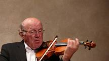 Rodák ze Slezských Rudoltic Wilfried Sendler je výtečný houslista a hudební pedagog. Loni oslavil devadesáté narozeniny.