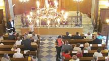 Veřejnost si poprvé mohla prohlédnout zrekonstruovanou krnovskou synagogu v červnu 2014. Její rekonstrukce trvala čtyři roky. Na slavnostní otevření tehdy přišli také předváleční krnovští rodáci.