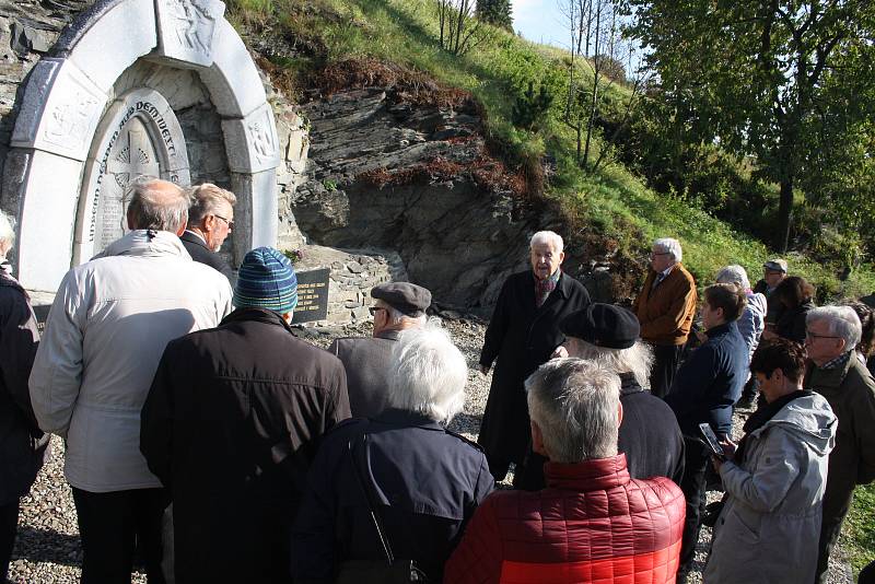 V Krasově si připomněli výročí 150 let od narození Výročí 150 let od narození olomouckého světícího biskupa Schinzela.