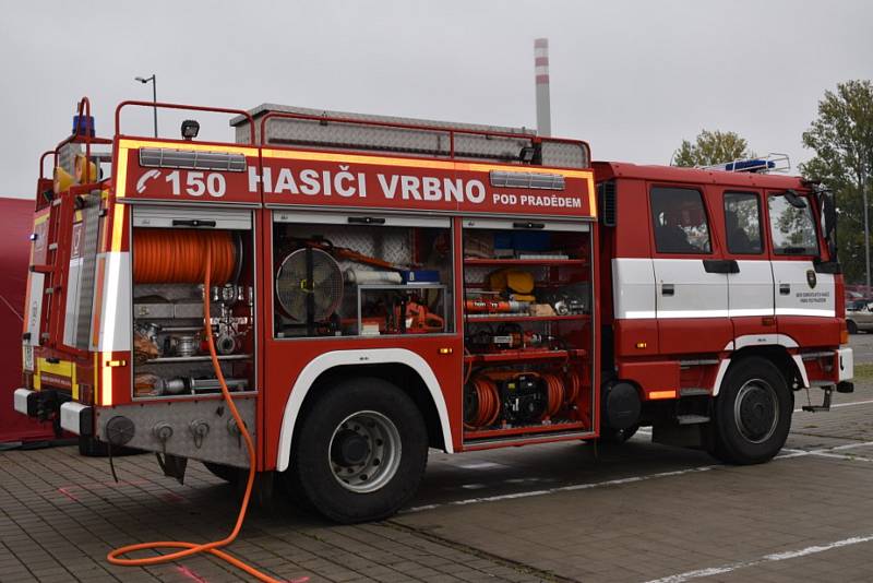 Dobrovolní hasiči z Vrbna pod Pradědem reprezentovali Moravskoslezský kraj v celorepublikové soutěži ve vyprošťování  osob z vraku auta. Foto: Andrea Martínková