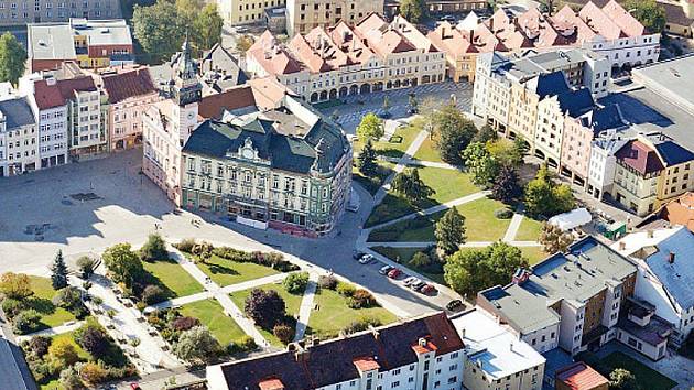 Na čtyři tisíce leteckých fotografií česko-polského příhraničí se zrodilo díky společnému projektu měst Krnov a Glubczyce. 