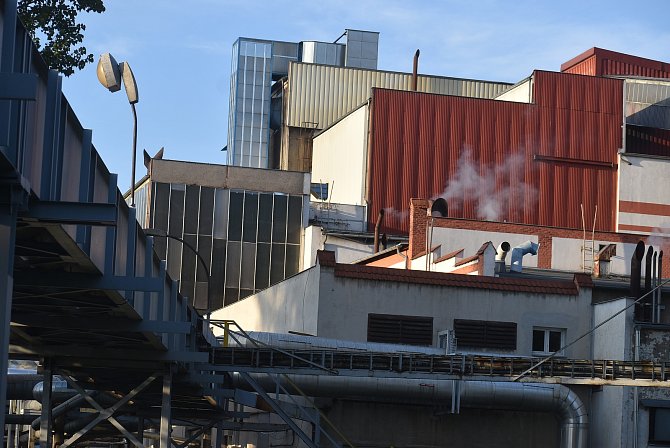 Krnovské teplárny Veolia Energie vyrábí teplo a teplou vodu převážně spalováním biomasy.  Od ledna 2023 teplo zdraží o 38 procent, a teplou vodu až o 86 procent.