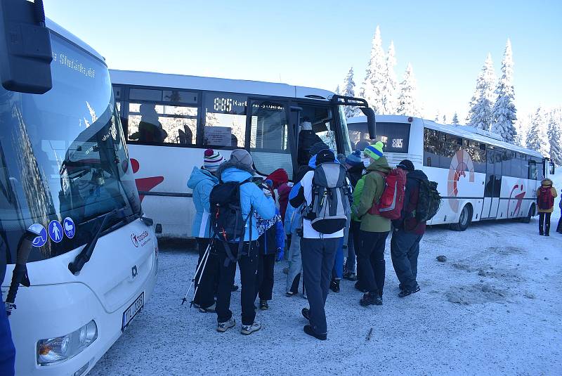 Cesta kyvadlovým autobusem z Hvězdy na Ovčárnu od 11. prosince 2022 podraží ze 40 na 50 korun. Zvýší se také ceny Turistické jízdenky Jeseníky ze 100 na 150 korun.