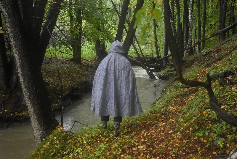 Třístupňová kaskáda bobřích hrází v Lužné byla přírodovědnou atrakcí Osoblažska. Po povodni z ní zbyly jen protržené hráze a rozbahněná plocha, která připomíná rozlohu zátopové oblasti.