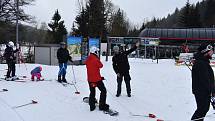 Tažení lyžařů za rolbou je zimní sport známý jako „rolba skijöring“. Děti v Kopřivné této zábavě říkají rolbavláček. Může to být také alternativní doprava lyžařů na kopec, když je  zavřený vlek i lanovka.