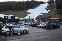 Situace v Jeseníkách ve skiareálech a na parkovištích na konci roku 2023.