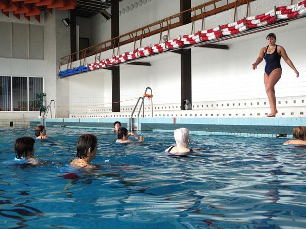 Na krnovském bazéně se odehrála akce Plaveme prsa!, kterou zorganizovala místní neziskovka Onko Niké. Ta sdružuje pacientky po onemocnění prsu. Svou činností pomáhá těmto ženám ke zlepšení fyzického i psychického stavu po operaci.