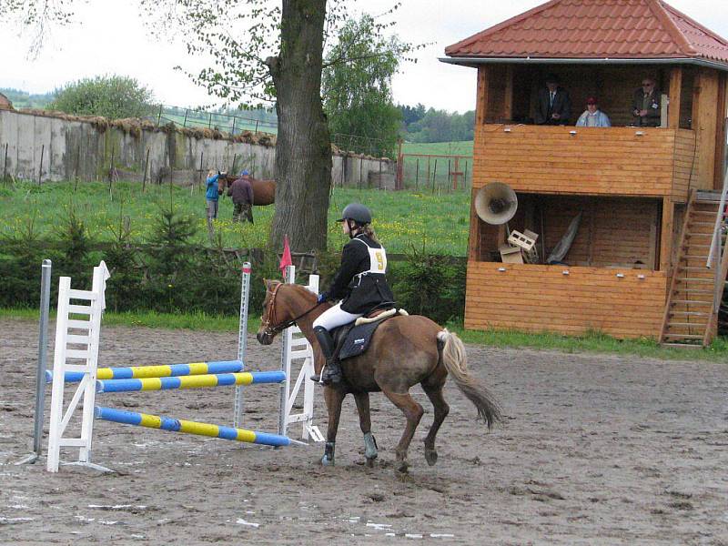 První ročník mistrovství ve všestrannosti pro děti na pony v jezdeckém areálu Amír v Rudné pod Pradědem.