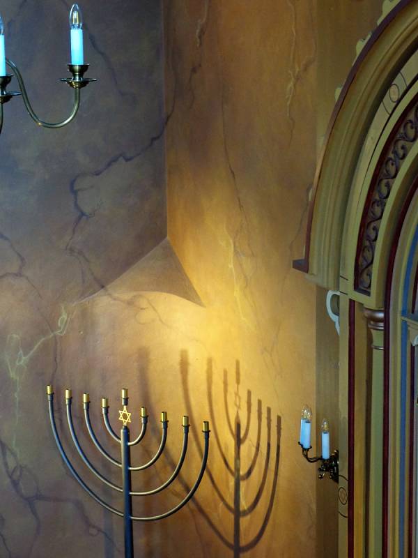 Detaily z procházky Krnovskou synagogou.