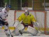 Krnovští hokejisté porazili v 6. kole krajské ligy v sobotu 31. října Karvinou 6:5.