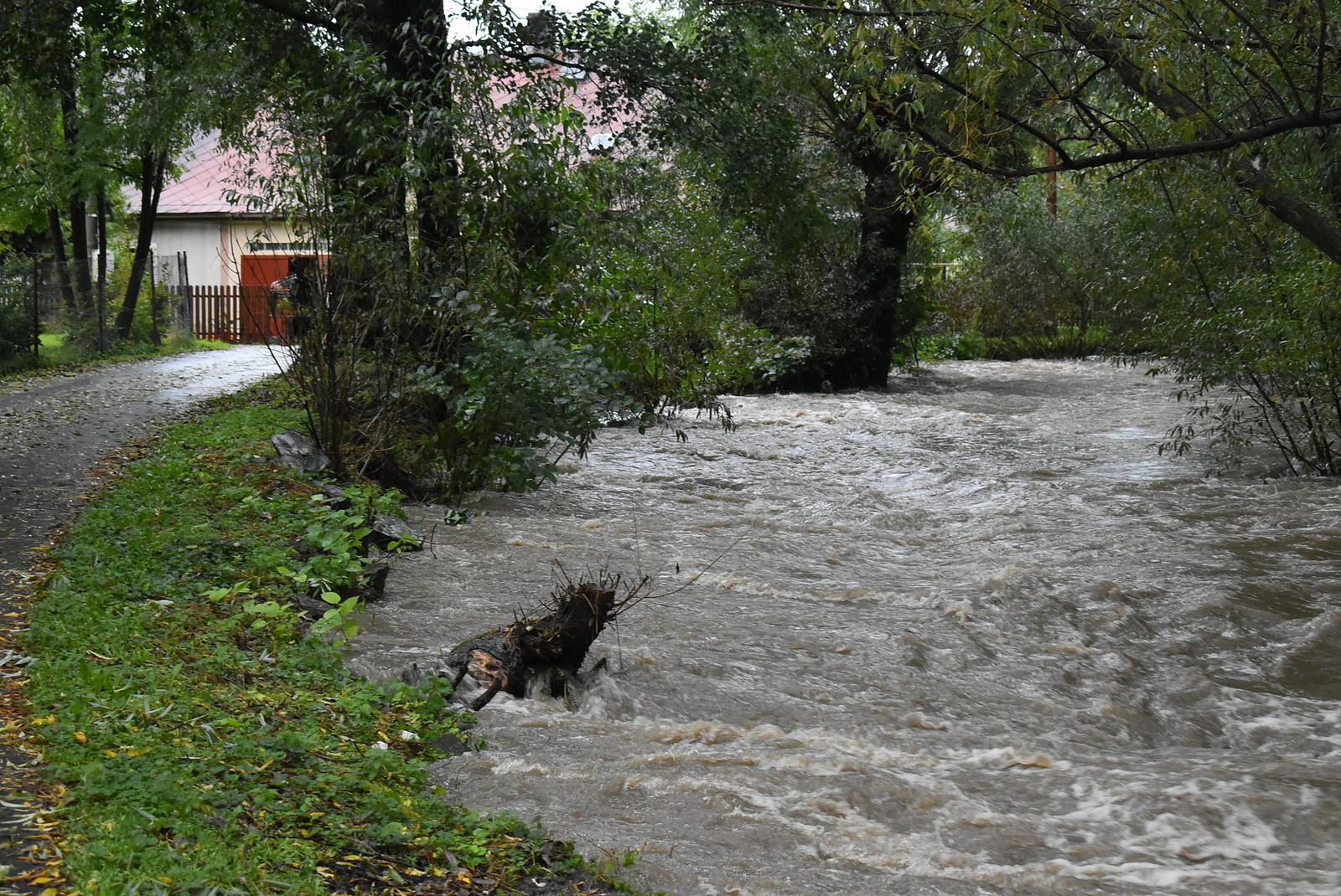 Povodňové ohrožení na Krasovce, pohotovost na Opavici i Osoblaze -  Novojičínský deník