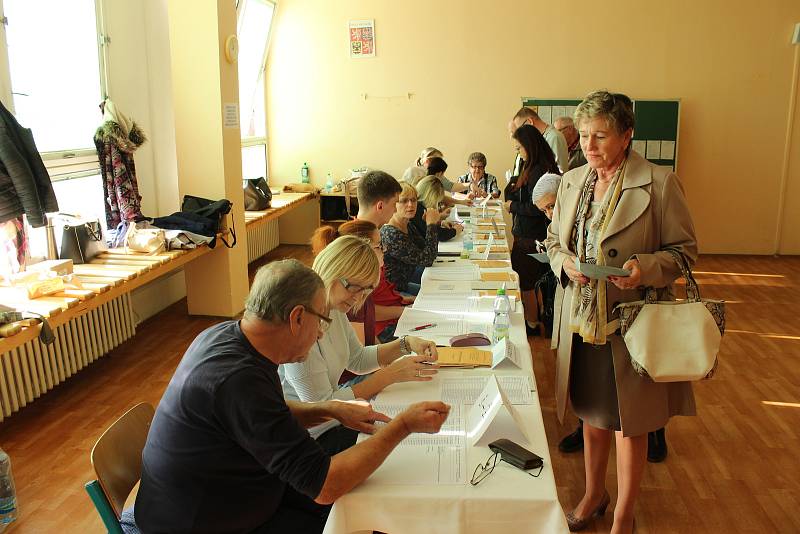 Volební místnost na Základní škole v Cihelní ulici v Bruntále.