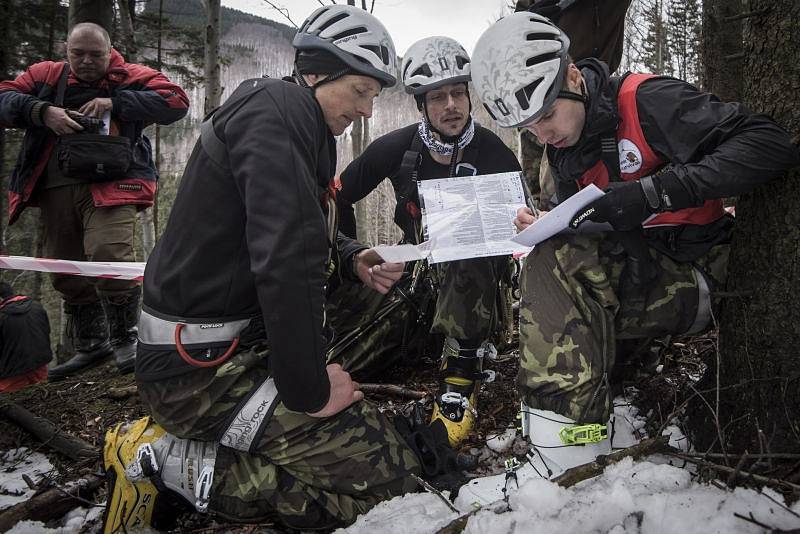 Druhým dnem pokračovalo 26. ledna armádní klání tříčlenných družstev Winter Survival v pohoří Hrubého Jeseníku, kterého se účastní 60 vojáků z ČR i zahraničí.