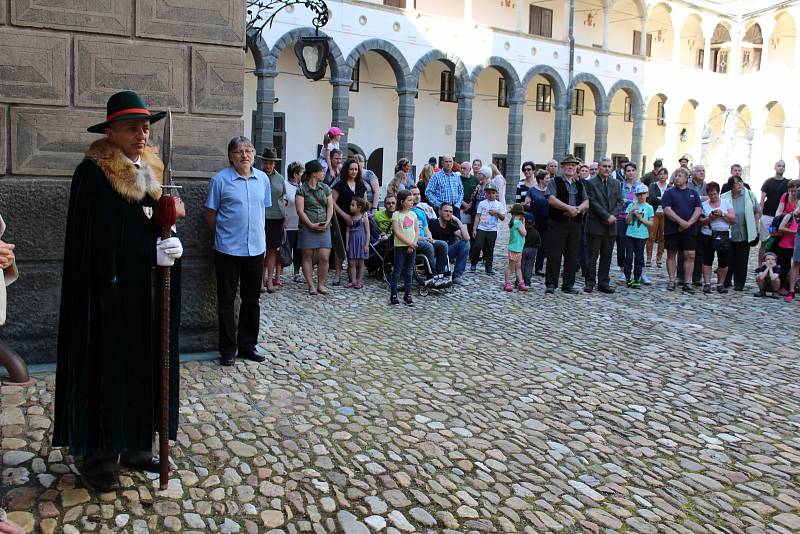 Muzejní noc na zámku v Bruntále byla věnována myslivosti a mysliveckým zvykům a tradicím.