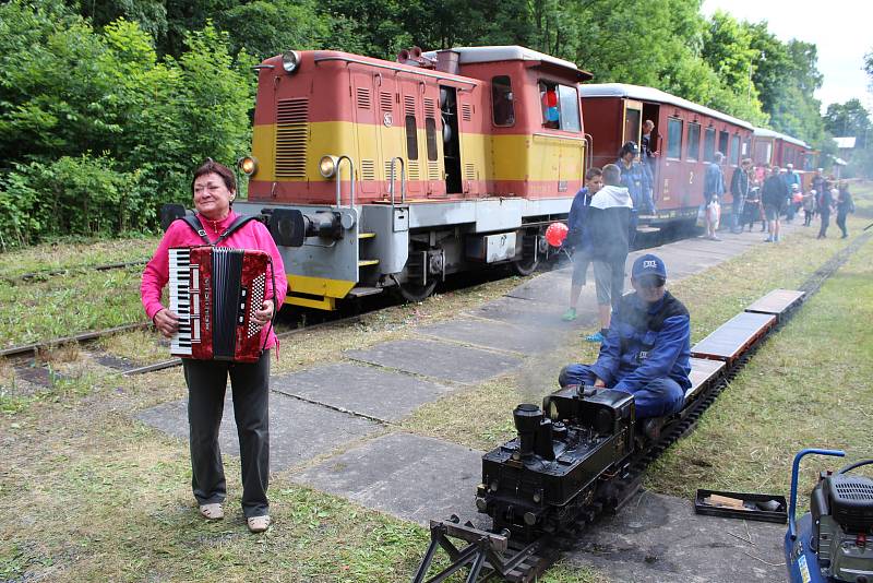Po devíti letech byl na trati z Bruntálu do Malé Morávky obnoven letní víkendový provoz.