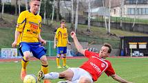 KONEČNĚ! Varnsdorf (ve žlutém) doma porazil Pardubice 2:0.