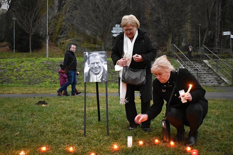 V Děčíně si připomněli desáté výročí smrti prezidenta Václava Havla.