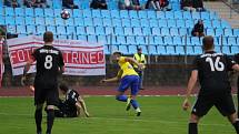 Varnsdorf (ve žlutém) porazil Třinec 1:0.