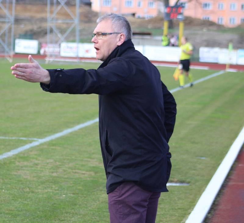 REMÍZA. Varnsdorf (v modrém) hrál s Vítkovicemi 0:0.