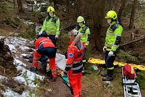 U Bělských vodopádů na Děčínsku se v sobotu odpoledne zranila žena.