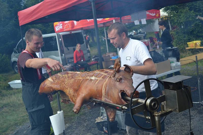 Hasiči na Sněžníku bojovali O srdce kamenné dámy.