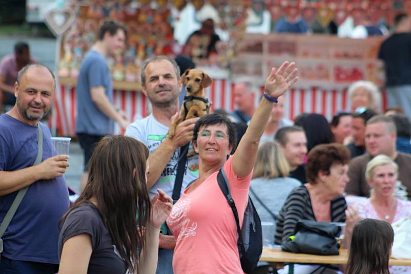 Benešov při Slunovratu bavila Laura a její tygři nebo Gipsy.cz.