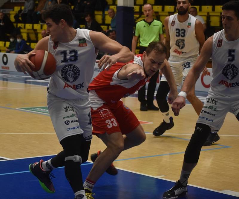 Děčínští basketbalisté doma porazili Olomoucko.