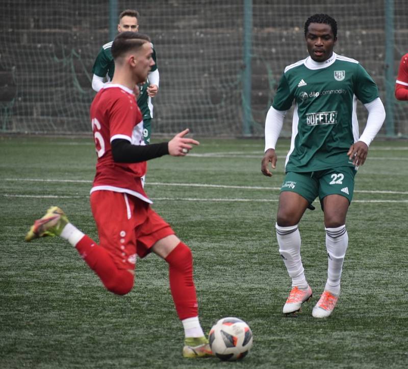 Fotbal, I.A třída: Junior Děčín - Pokratice 2:1 (0:0).