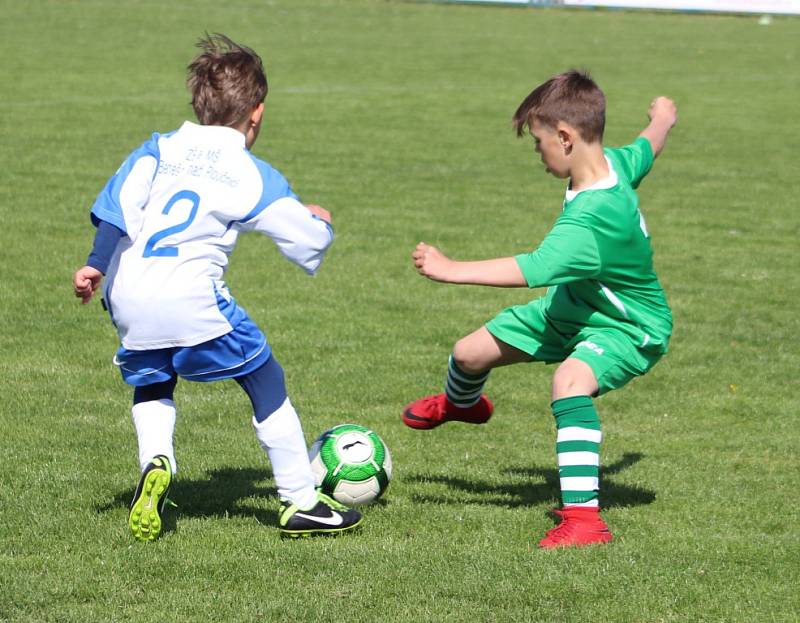 OKRESNÍ FINÁLE. V Markvarticích se odehrálo okresní finále mladší kategorie (1.- 3. tříd) v rámci turnaje McDonald's Cup.