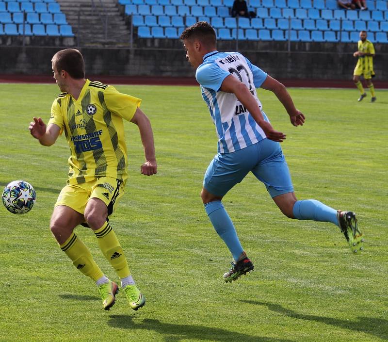 Doma zase bez bodů. Varnsdorf (ve žlutém) v Kotlině prohrál s Prostějovem 1:3.