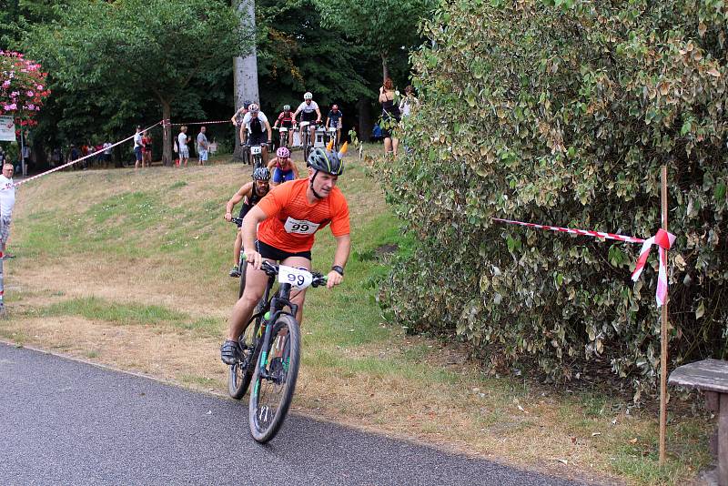 Triatlon Železný knedlík 2018 absolvovalo téměř 120 závodníků.