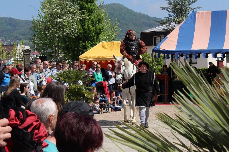 Zámek Děčín, historický trh májový, 2019.