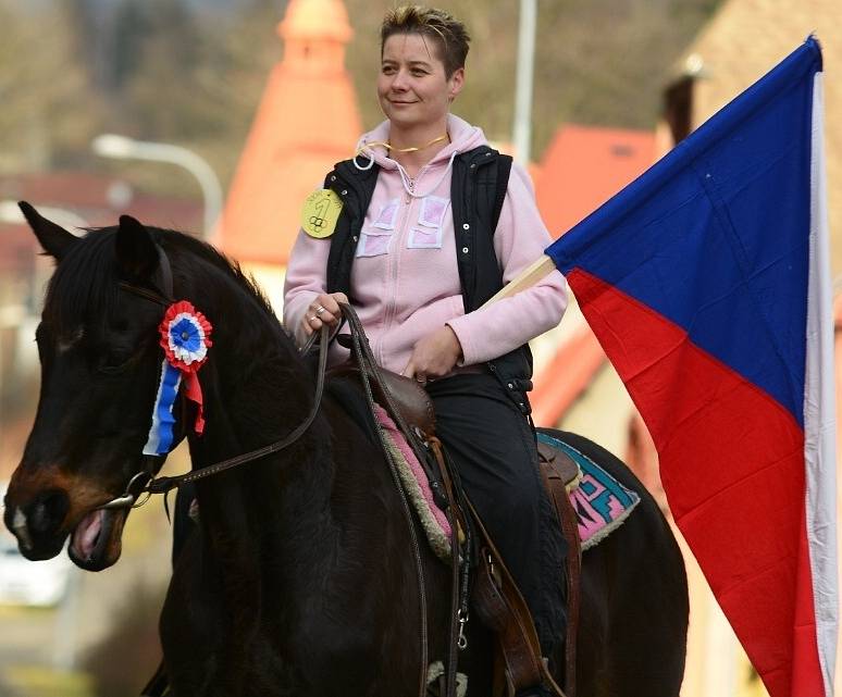 Průvod dětí podpořil naše sportovce na olympiádě v ruském Soči.