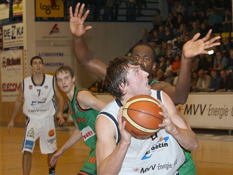 V polovině sezony jsou děčínští basketbalisté třetí. 