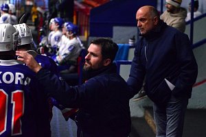 Vladimír Kýhos (vpravo), trenér HC Děčín.